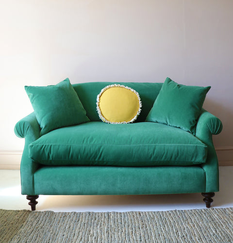 Rossetti Sofa: Effortless Provençal Chic and British Country House Charm"